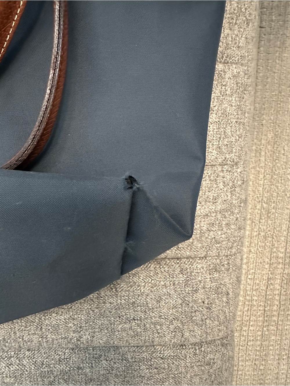 Longchamp Le Pliage Original Tote Bag in Dark Gray Grey. Brown leather handles. - Picture 4 of 10